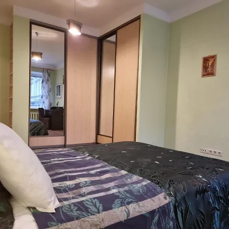 Apartment 3 Bedrooms Next To Dom Square *